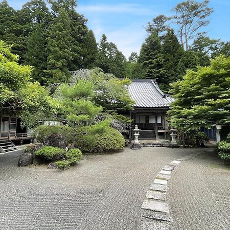 Отель Koyasan Shukubo Hojoin Экстерьер фото