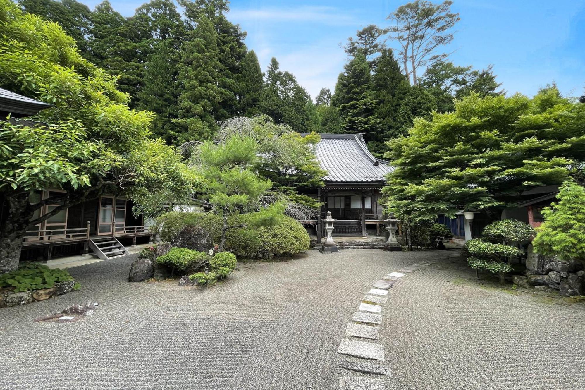 Отель Koyasan Shukubo Hojoin Экстерьер фото